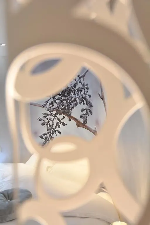 L\u2019Auberge De L\u2019Ady Valady Hotel