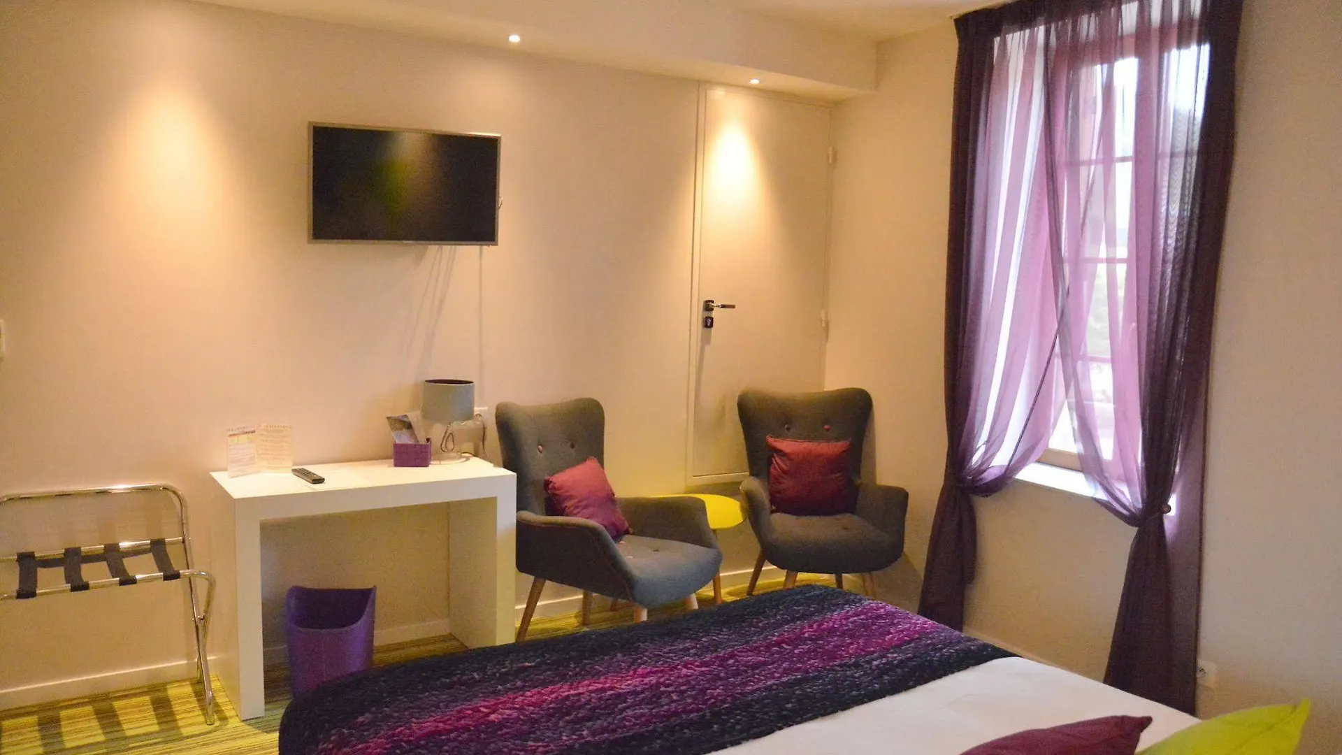 Hotel L\u2019Auberge De L\u2019Ady Valady